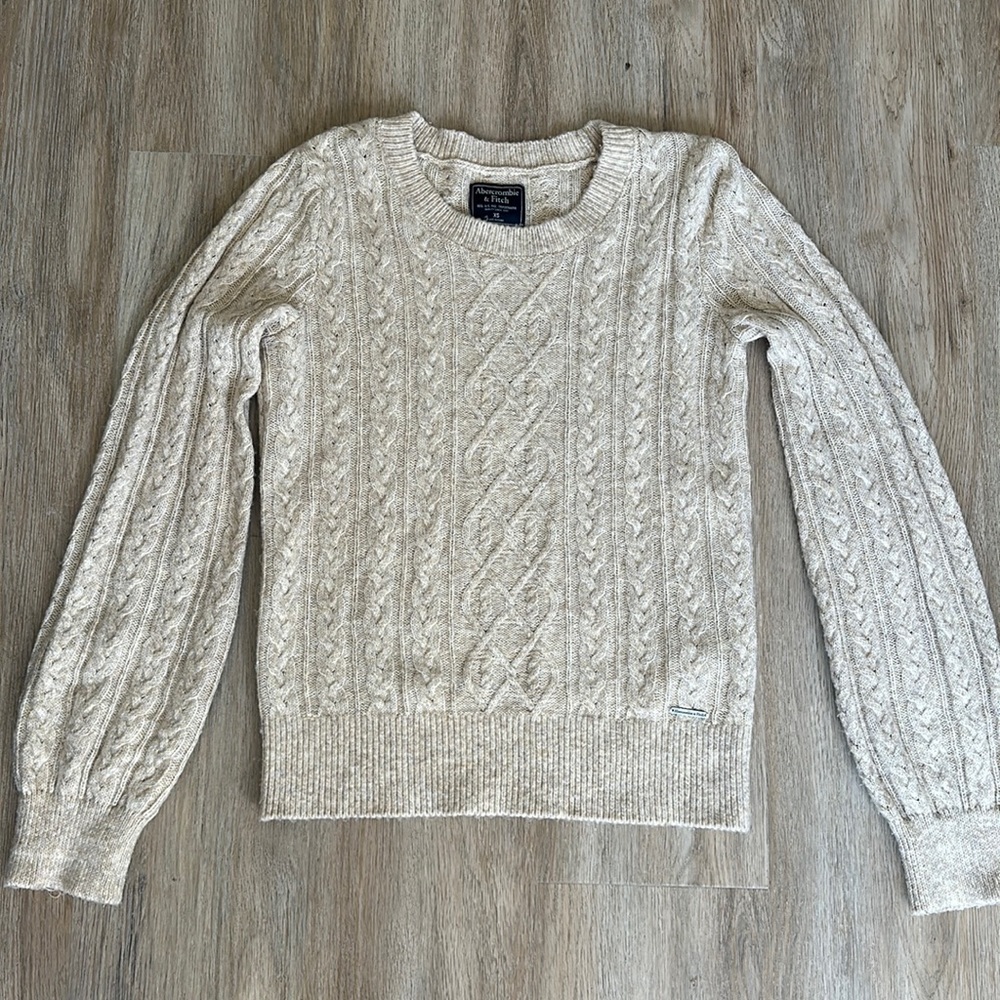 Abercrombie and fitch knitted sweater XS like new!